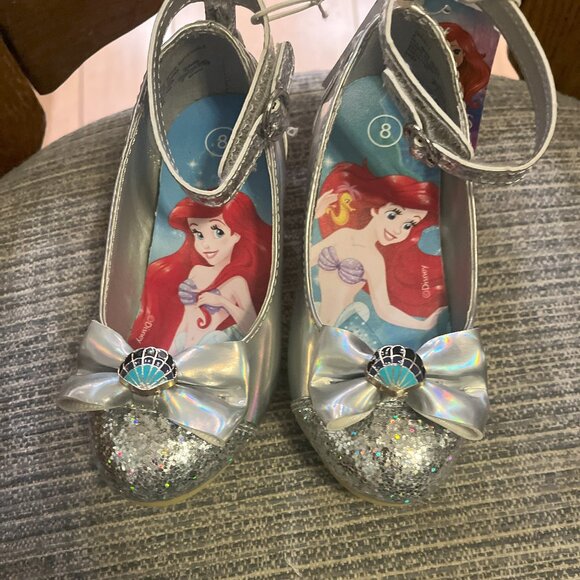 NWT Little Mermaid Princess Silver Shoes Toddler size 8 - Picture 1 of 2